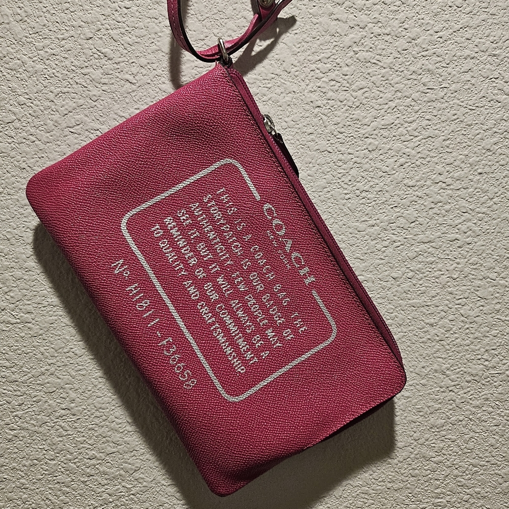 Coach Pink Clutch Wristlet Used Good Conditions